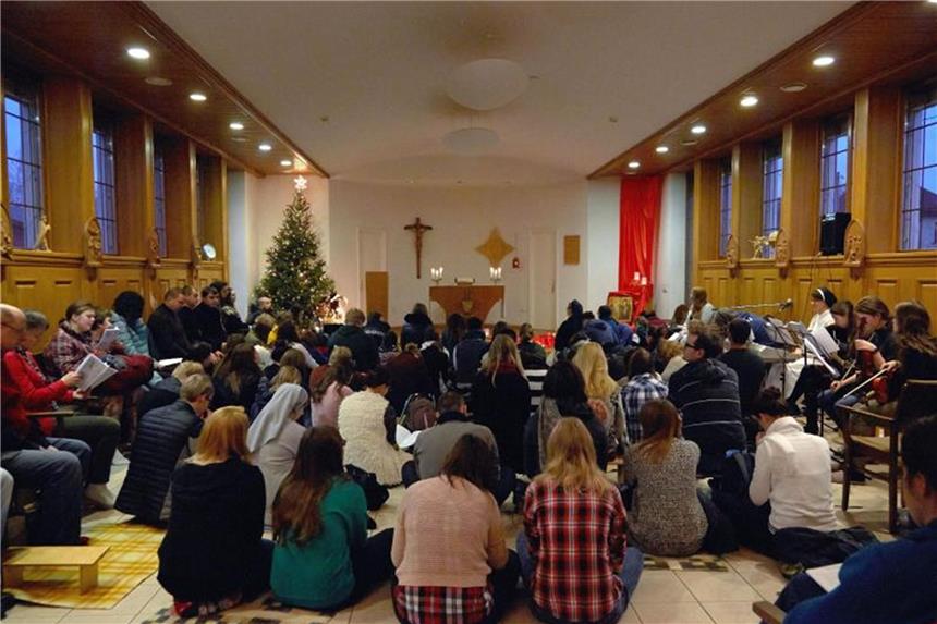 Jugendtreffen von Taizé als Zeichen des Dialogs Morgenandacht beim Taizé-Treffen in Riga vor einem Jahr. Foto: Alexander Welscher