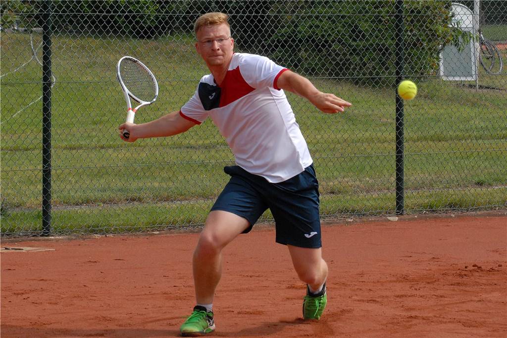Der Lokalsport-Spruch des Jahres wird gesucht: Stimmen Sie jetzt ab! Moritz Erpel vom Dorstener TC
