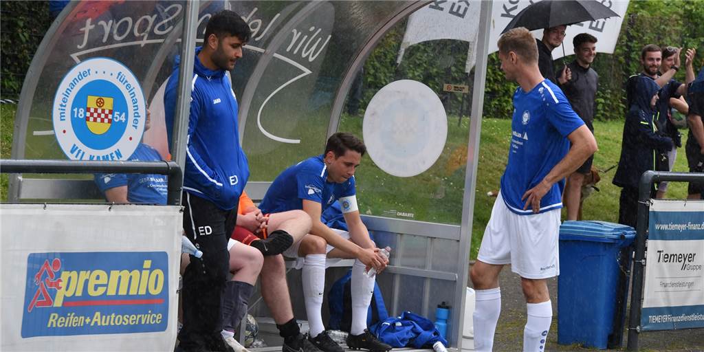 Liveticker zum Nachlesen: VfL Kamen II steigt ab, Kaiserau II und Mühlhausen II retten sich Moritz Möller (M.) und der VfL Kamen II müssen den bitteren Gang in die Kreisliga B antreten.