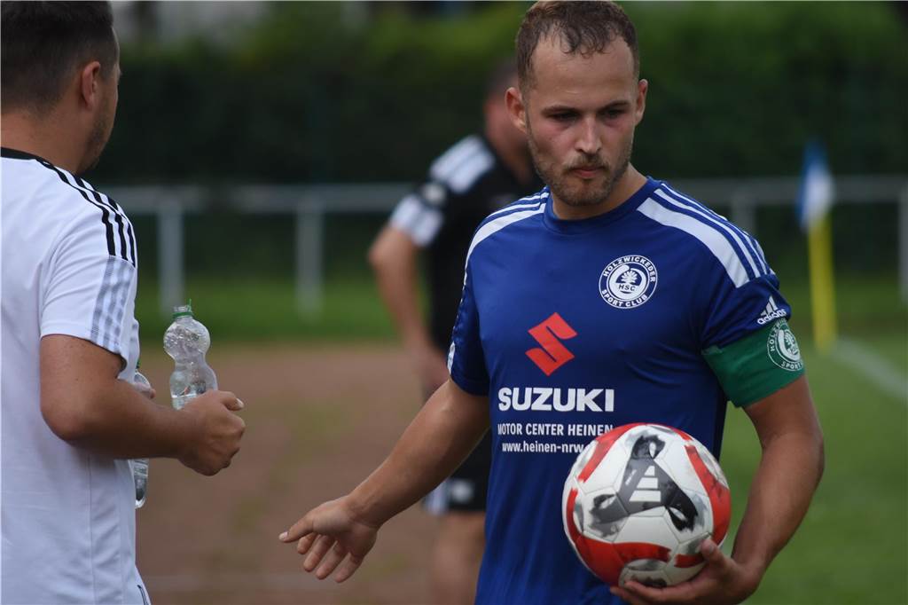 Holzwickeder SC verliert zum Saisonende absoluten Führungsspieler: Moritz Müller (r.) verlässt den Holzwickeder SC.