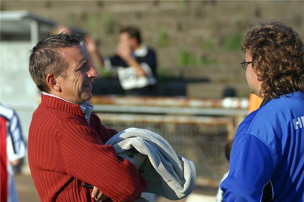MSV Duisburg beim Spiel gegen eine Mannschaft des FC Frohlinde mit Akteuren der Stadtauswahl Castrop-Rauxel