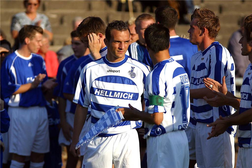 MSV Duisburg beim Spiel gegen eine Mannschaft des FC Frohlinde mit Akteuren der Stadtauswahl Castrop-Rauxel