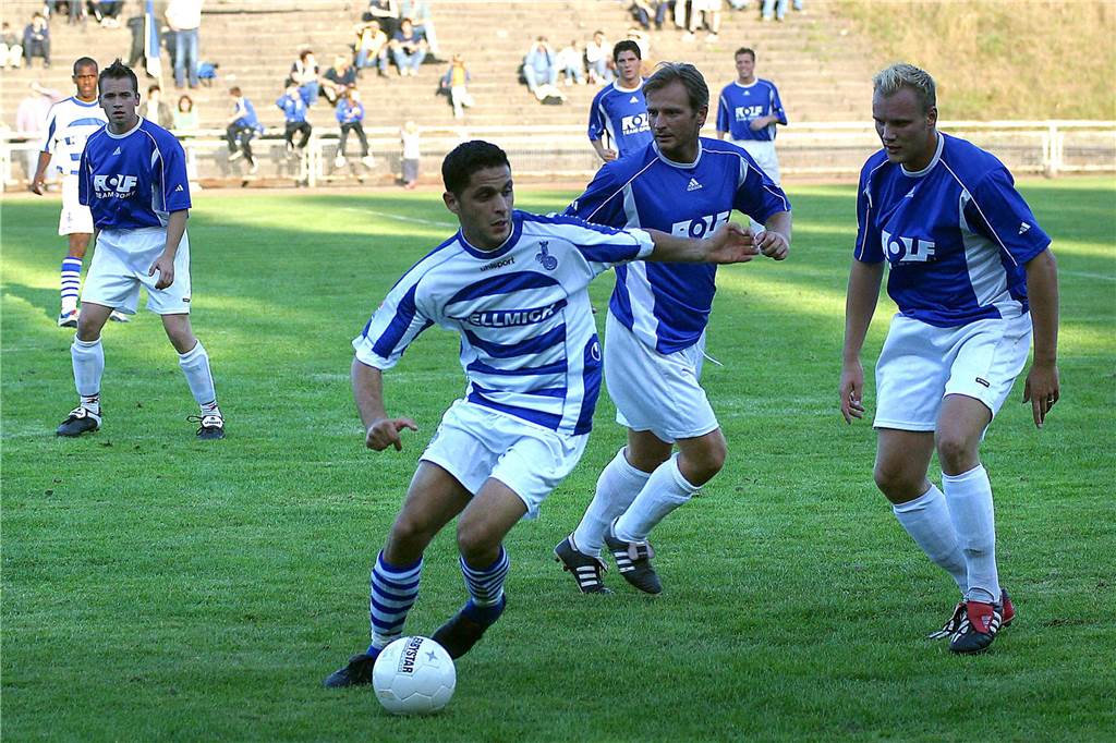 MSV Duisburg beim Spiel gegen eine Mannschaft des FC Frohlinde mit Akteuren der Stadtauswahl Castrop-Rauxel
