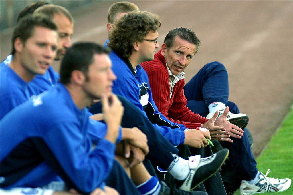 MSV Duisburg beim Spiel gegen eine Mannschaft des FC Frohlinde mit Akteuren der Stadtauswahl Castrop-Rauxel