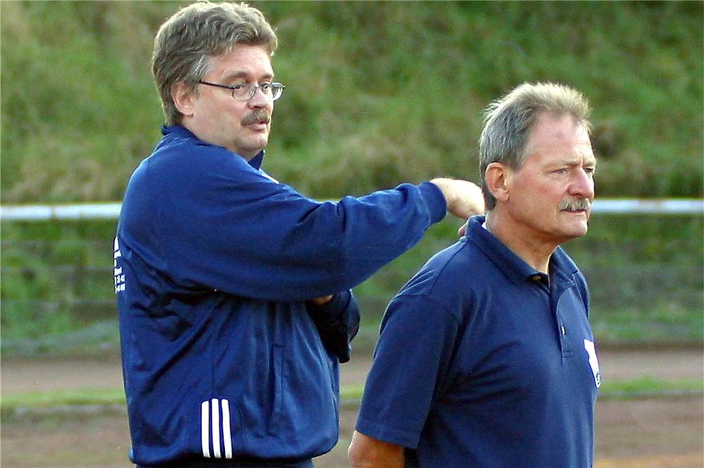 MSV Duisburg beim Spiel gegen eine Mannschaft des FC Frohlinde mit Akteuren der Stadtauswahl Castrop-Rauxel