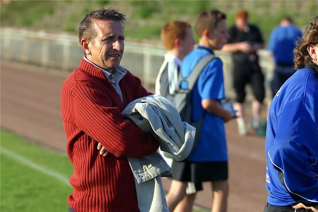 MSV Duisburg beim Spiel gegen eine Mannschaft des FC Frohlinde mit Akteuren der Stadtauswahl Castrop-Rauxel