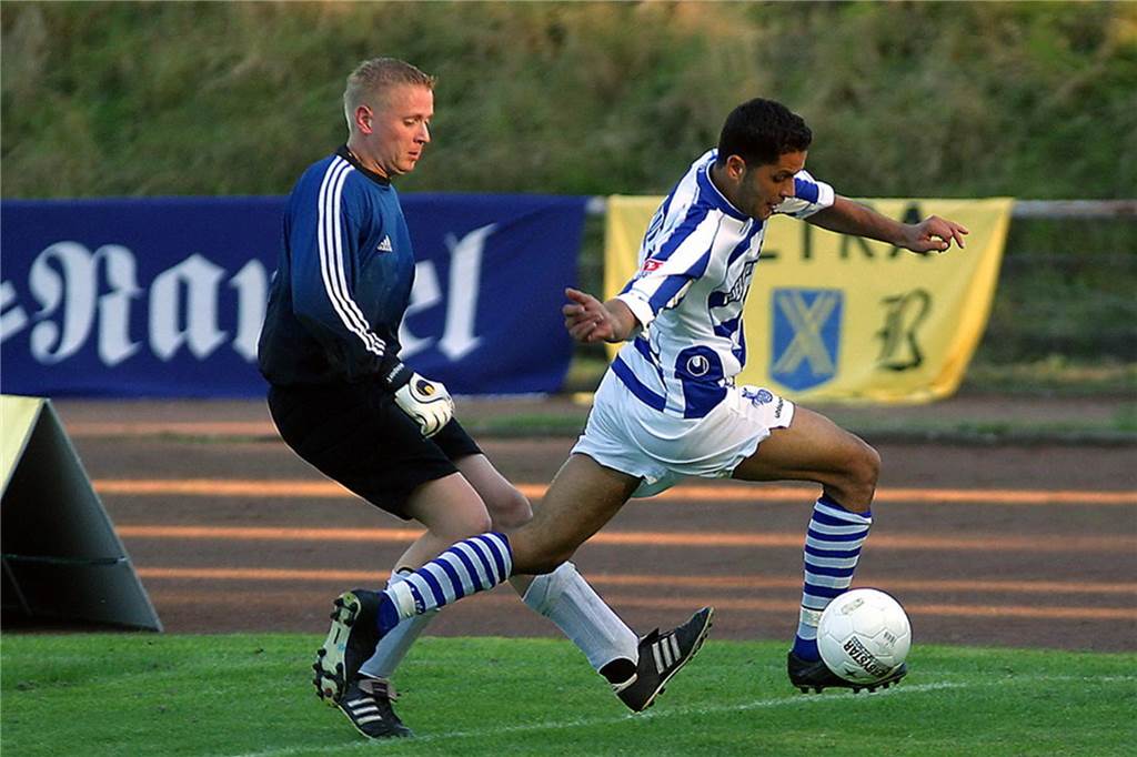 MSV Duisburg beim Spiel gegen eine Mannschaft des FC Frohlinde mit Akteuren der Stadtauswahl Castrop-Rauxel