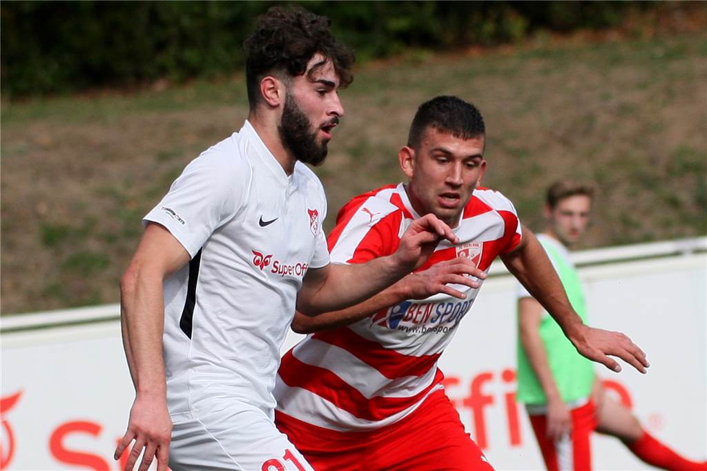 FC Roj verstärkt sich auf und neben dem Platz - mit Oberliga-Erfahrung Mücahit Deniz (l.) verstärkt den FC Roj und soll in der Offensive für mehr Gefahr sorgen.