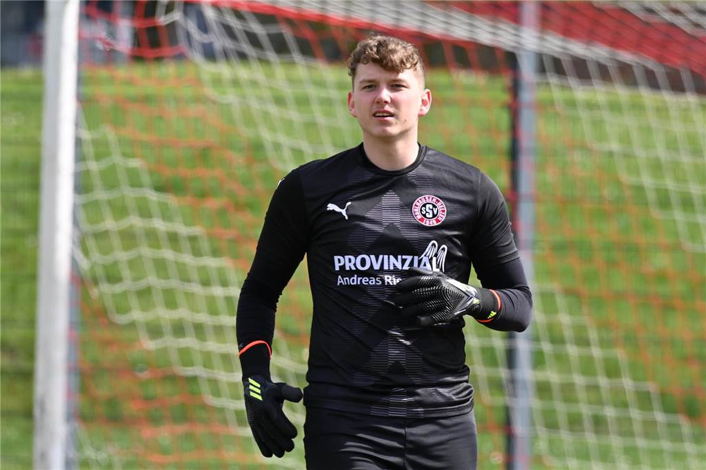 Kamener SC präsentiert Neuzugang: Spieler aus Mühlhausen kommt Mühlhausens Keeper Fabian Vollmer schließt sich im Sommer dem Kamener SC an.