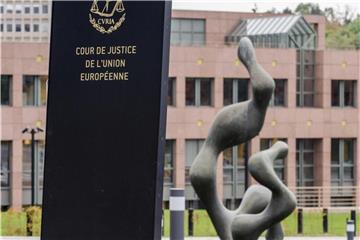 Müssen Fluggesellschaften bei wilden Streiks Ausgleich zahlen? Der EuGH entscheidet. Foto: Geert Vanden Wijngaert/AP