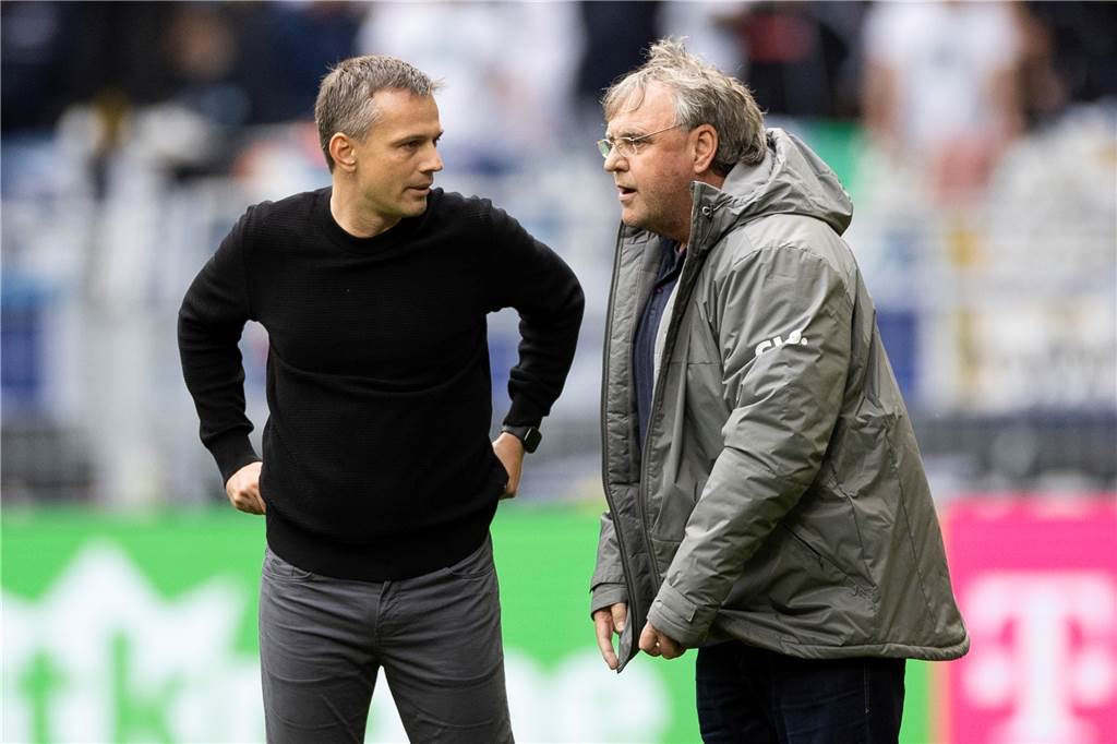 Christian Preußer spricht mit Ingo Preuß.
