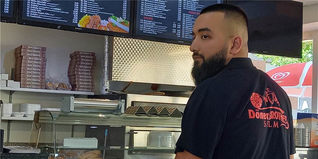 Neuer Imbiss in Selm: „Döner Brothers“ eröffnen mit Schleuderpreis Muhammed Yavuz (26) wollte schon immer sein eigener Chef sein. Jetzt kann er das mit dem "Döner Brothers" am Alten Kirchplatz.