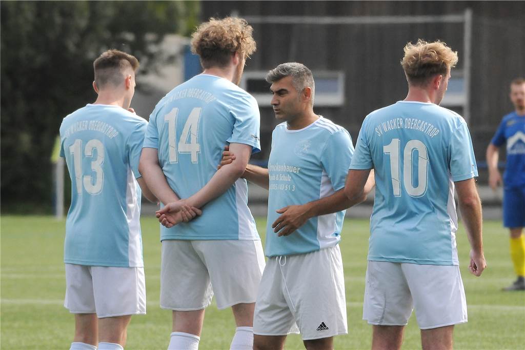 Kreisliga B: Aufsteiger Wacker Obercastrop III hat gleich zwei neue Trainer verpflichtet Murat Uguz (2.v.r.) wird einer der beiden neuen Trainer des SV Wacker Obercastrop III.