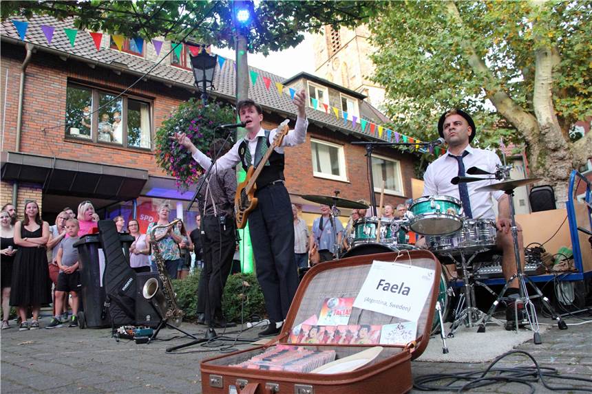 Musik darf auch bei der Alternativ-Veranstaltung zum Straßenfestival nicht fehlen: Die Band Faela mit der Mischung aus Latin, Jazz und Rock ist auch in diesem Jahr wieder in Werne dabei - dieses Mal bei Straßenkunst auf der Freilichtbühne.