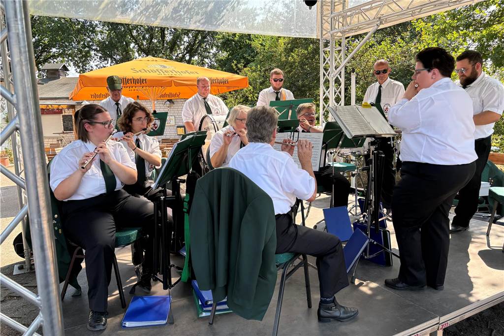 Musikalische Begleitung: Trommlercorps St. Barbara aus Dortmund-Huckarde im Einsatz.