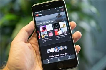Musikstreaming und Videos in einer App gibt es mit Youtubes neuen Bezahlangeboten Youtube Music Premium und Youtube Premium. Foto: Robert Günther