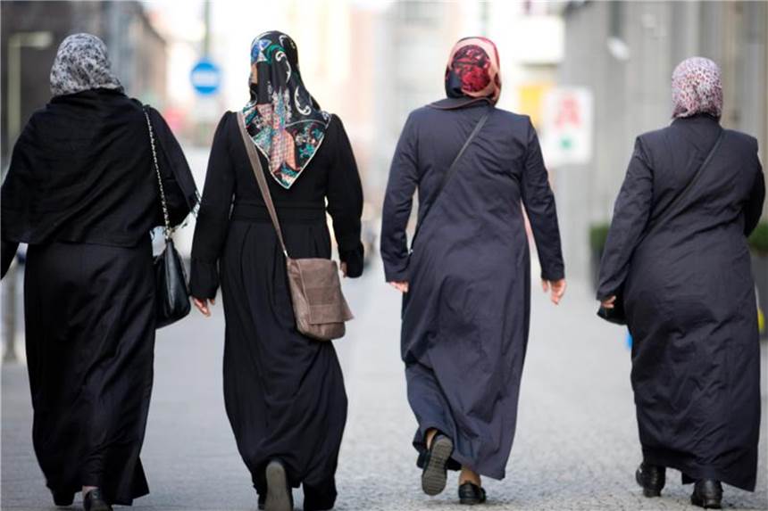 Große Mehrheit lehnt Einwanderungsstopp für Muslime ab Muslimische Frauen in Berlin-Kreuzberg: Knapp drei Viertel der Bundesbürger sind gegen einen Einwanderungsstopp für Muslime. Foto: Kay Nietfeld