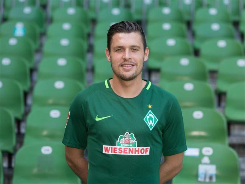 Werder Bremen auch gegen Bayern ohne Kapitän Junuzovic Muss auch im Spiel gegen den FC Bayern verletzungsbedingt zusehen: Werder-Kapitän Zlatko Junuzovic. Foto: Jörg Sarbach