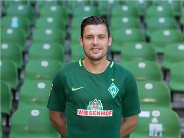 Muss auch im Spiel gegen den FC Bayern verletzungsbedingt zusehen: Werder-Kapitän Zlatko Junuzovic. Foto: Jörg Sarbach