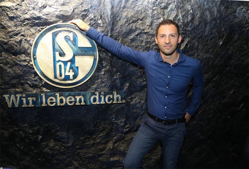 Das sind Domenico Tedescos wichtigste Baustellen Muss die Schalker Auswärtsschwäche in den Griff bekommen: Trainer Domenico Tedesco.