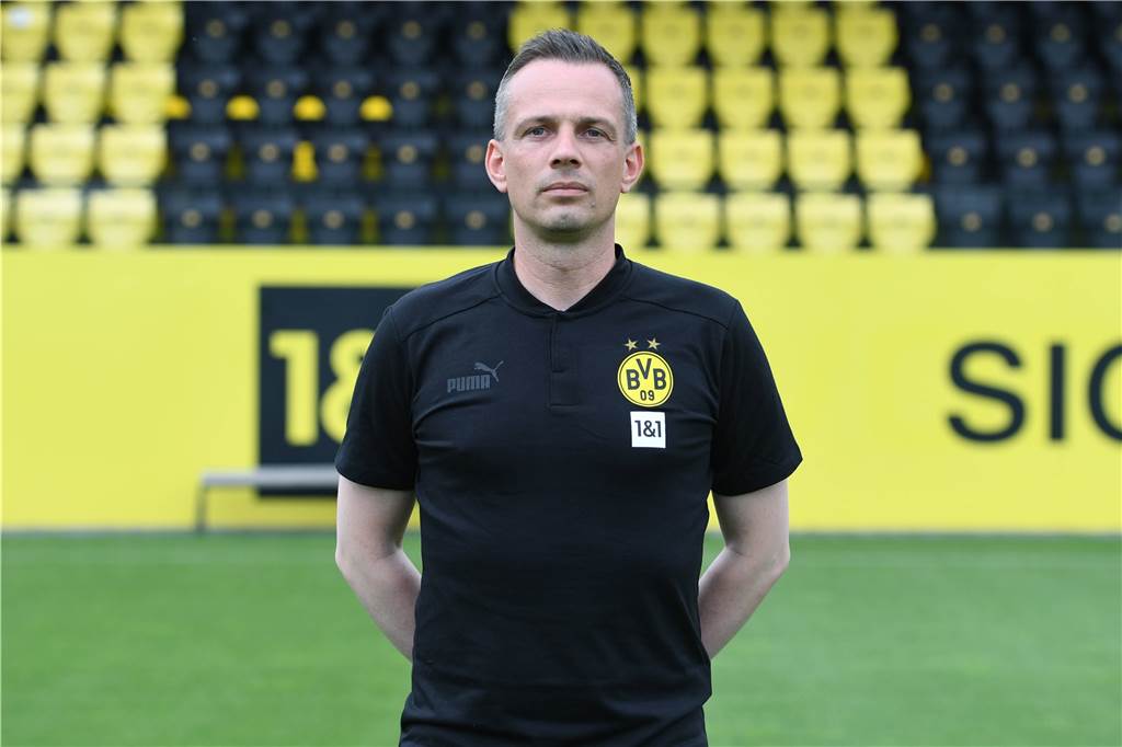 Duell der Talente: BVB-Neuzugang Marcel Lotka droht große Umstellung Muss eine knifflige Entscheidung treffen: BVB-U23-Trainer Christian Preußer.