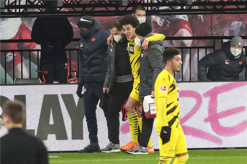 Schock-Diagnose bei Axel Witsel: Saison-Aus für BVB-Mittelfeldspieler Muss monatelang pausieren: BVB-Mittelfeldspieler Axel Witsel.