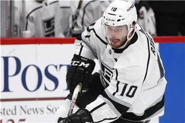 Muss um die Playoff-Teilnahme mit seinen Los Angeles Kings bangen: Tobias Rieder. Foto: David Zalubowski