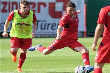 Musste das Freiburger Trainingslager vorzeitig verlassen: Yoric Ravet (l). Foto: Achim Keller