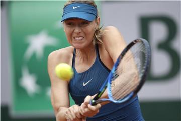 Musste für ihren Sieg über drei Sätze gehen: Die Russin Maria Scharapowa. Foto: Alessandra Tarantino/AP
