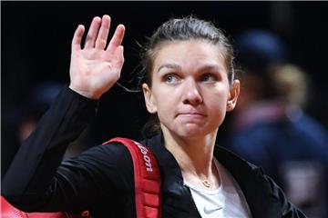 Musste sich nach dem Viertelfinale in Stuttgart von den Zuschauern verabschieden: Die Tennis-Weltranglistenerste Simona Halep. Foto: Marijan Murat