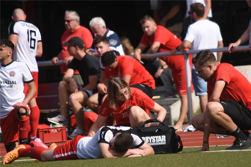 1:2-Niederlage in Eichlinghofen: Enttäuschung beim SSV Mühlhausen – und noch ein Verletzter mehr Mustafa Akdeniz hat sich am Oberschenkel verletzt.