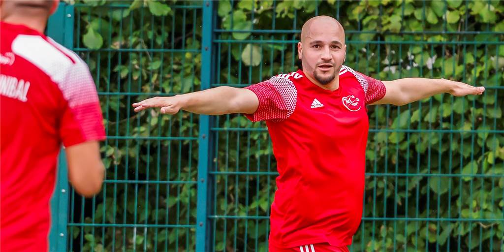 VfL Hörde: Hamdaoui hat neues Amt beim VfL und lobt Mitspieler – „Zu gut für die Liga“ Mustafa Hamdaoui, hier noch im Trikot des TuS Hannibal, fühlt sich beim VfL Hörde pudelwohl. Der Offensivmann hat jetzt ein neues Amt bei den Hördern übernommen.