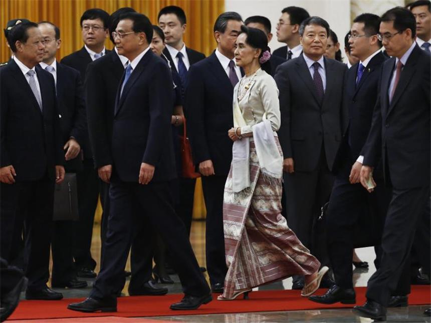 Myanmars Chefdiplomatin Aung San Suu Kyi ist erstmals in ihrer Amtszeit zu politischen Gesprächen nach China gereist. Foto: Rolex Dela Pena