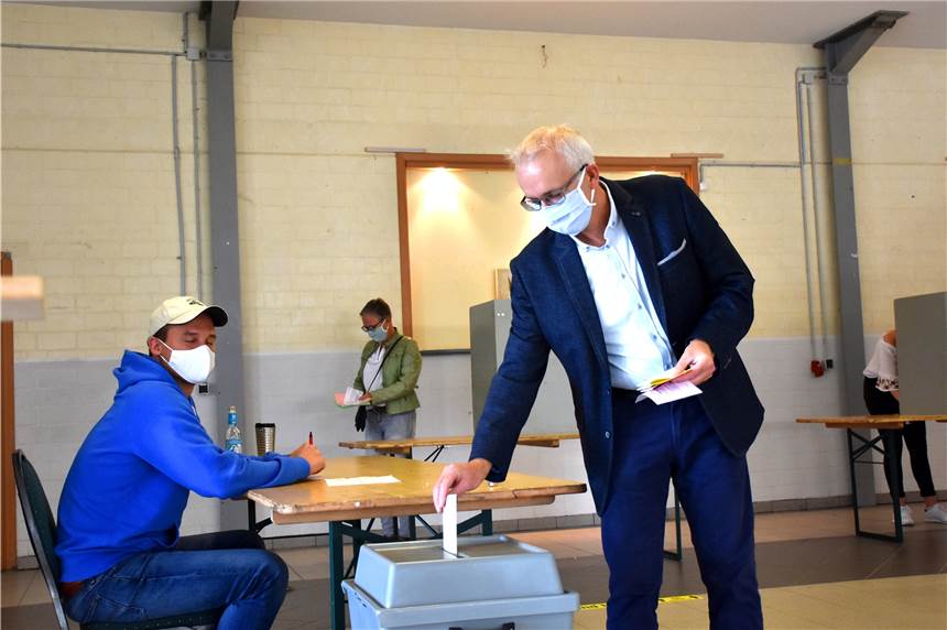 Liveblog: Werner Stödkte ist Südlohns Bürgermeister – der Tag zum Nachlesen Nach 11 von 13 Wahlbezirken führt Werner Stödtke mit 53,77 Prozent.