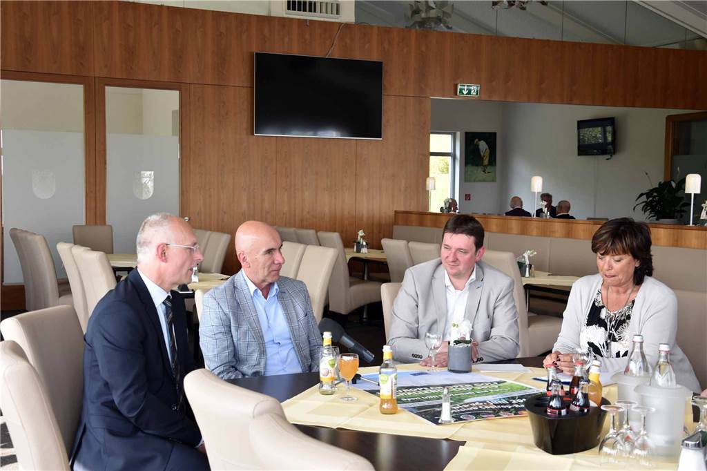 Nach 2013 kommen die Partnerstädte zum ersten Mal wieder in Castrop-Rauxel zusammen. Hierfür arbeitete der Golfverein mit der Stadt zusammen.