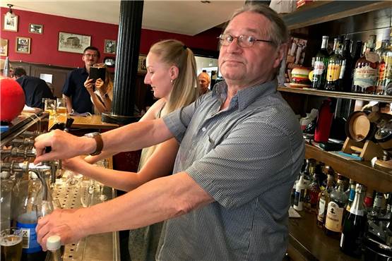 Corny hat sein letztes Pils in Haus Oe gezapft