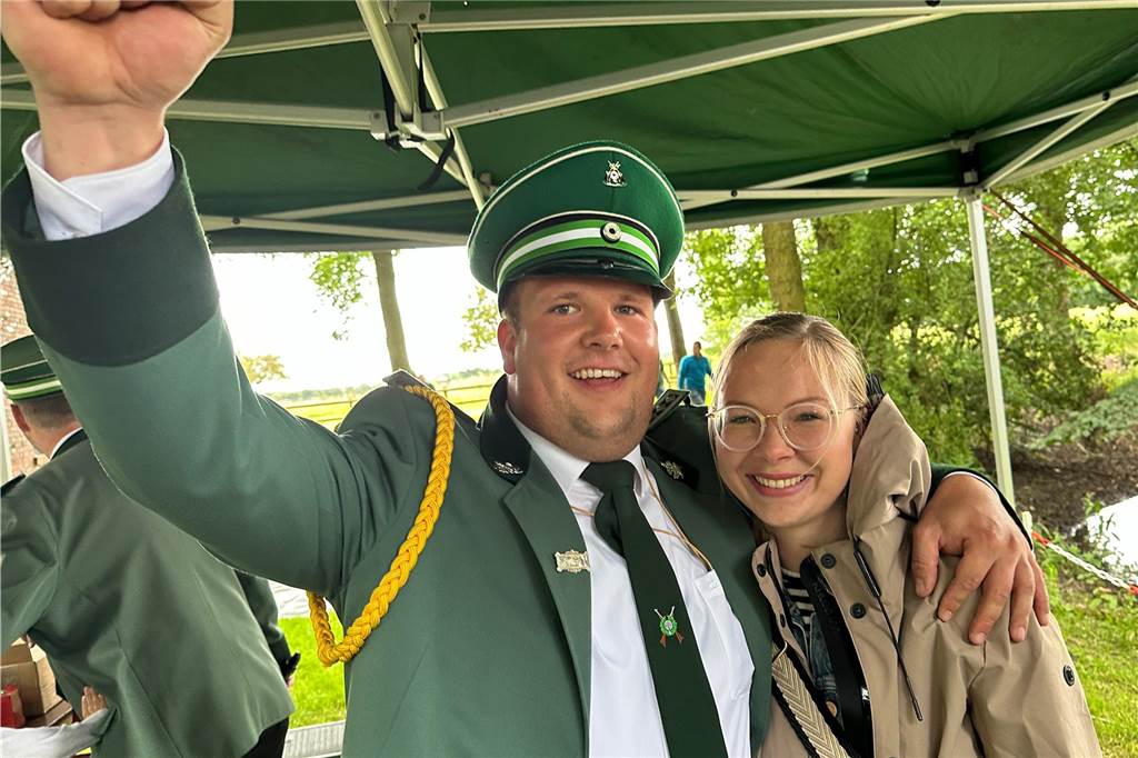 Nach 359 Schüssen fiel der Vogel: Mit Hendrik Adams haben die Schützen Sülsen einen neuen König.