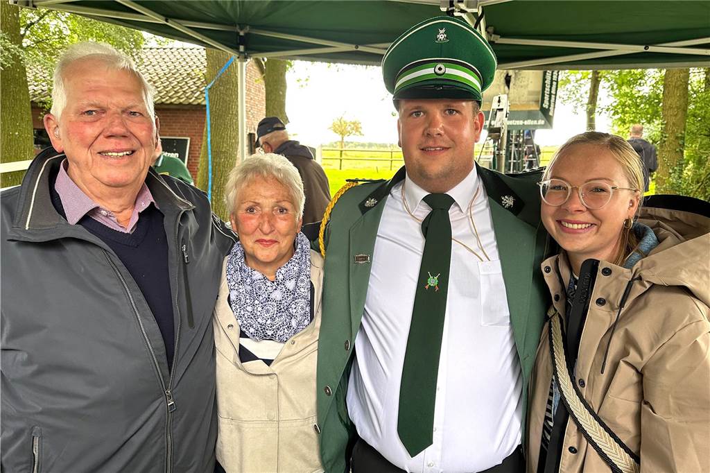 Nach 359 Schüssen fiel der Vogel: Mit Hendrik Adams haben die Schützen Sülsen einen neuen König.
