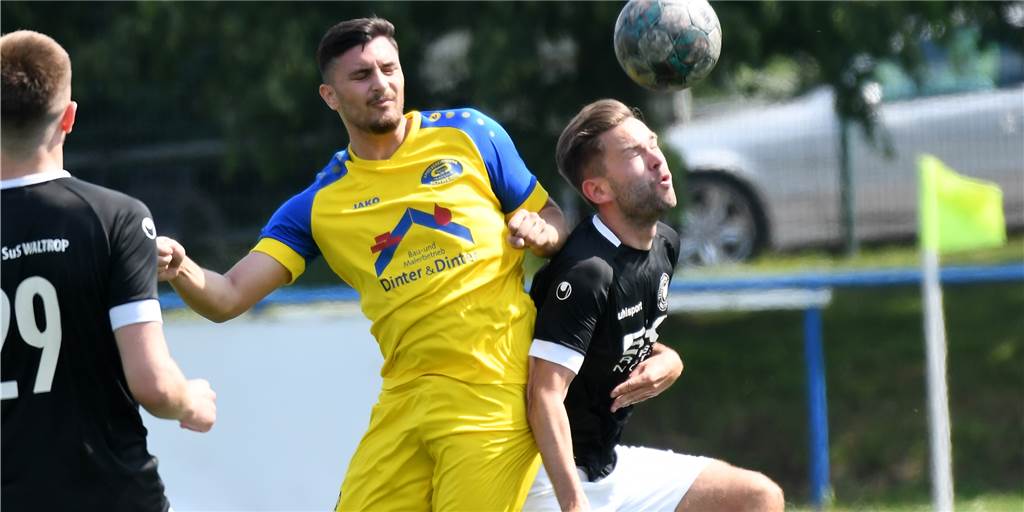 Mengede patzt: Spvg Schwerin war beim Meister FC Nordkirchen auf dem Sprung auf Platz zwei Nach dem 10:2 zuletzt gegen Teutonia SuS Waltrop unterlag die Spvg Schwerin (gelbe Hemden) mit 0:2 beim feststehenden Bezirksliga-Meister FC Nordkirchen.