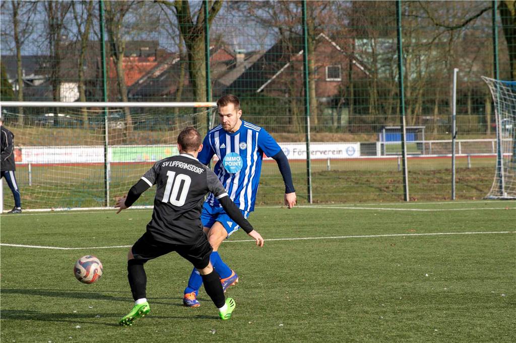 Nach dem 4:0 im Hinspiel gewann der SV Lippramsdorf auch das zweite Derby gegen den ETuS Haltern - diesmal mit 3:0 auf der Anlage an der Conzeallee.