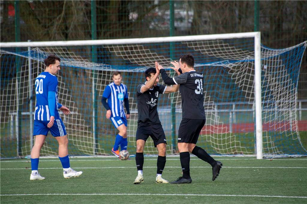 Nach dem 4:0 im Hinspiel gewann der SV Lippramsdorf auch das zweite Derby gegen den ETuS Haltern - diesmal mit 3:0 auf der Anlage an der Conzeallee.