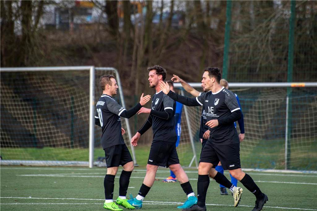 Nach dem 4:0 im Hinspiel gewann der SV Lippramsdorf auch das zweite Derby gegen den ETuS Haltern - diesmal mit 3:0 auf der Anlage an der Conzeallee.