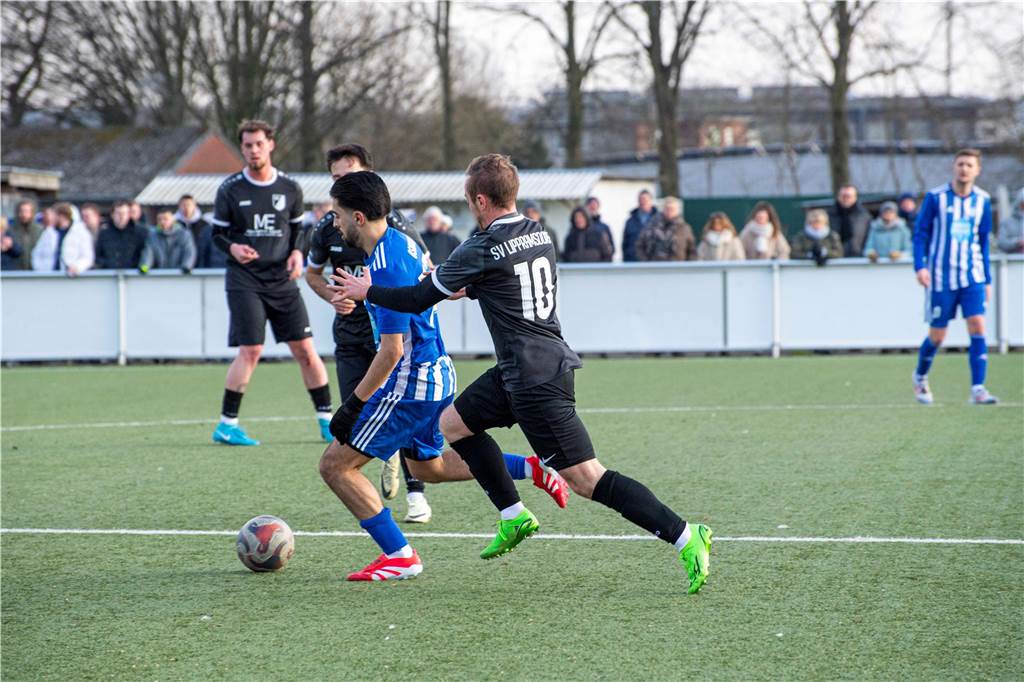 Nach dem 4:0 im Hinspiel gewann der SV Lippramsdorf auch das zweite Derby gegen den ETuS Haltern - diesmal mit 3:0 auf der Anlage an der Conzeallee.