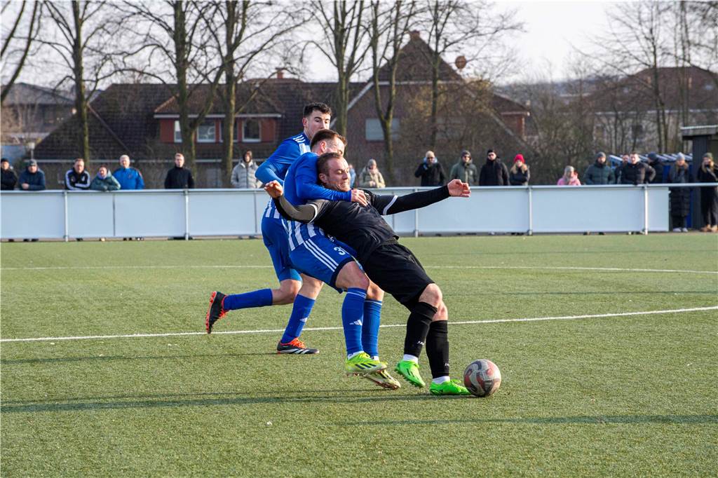 Nach dem 4:0 im Hinspiel gewann der SV Lippramsdorf auch das zweite Derby gegen den ETuS Haltern - diesmal mit 3:0 auf der Anlage an der Conzeallee.