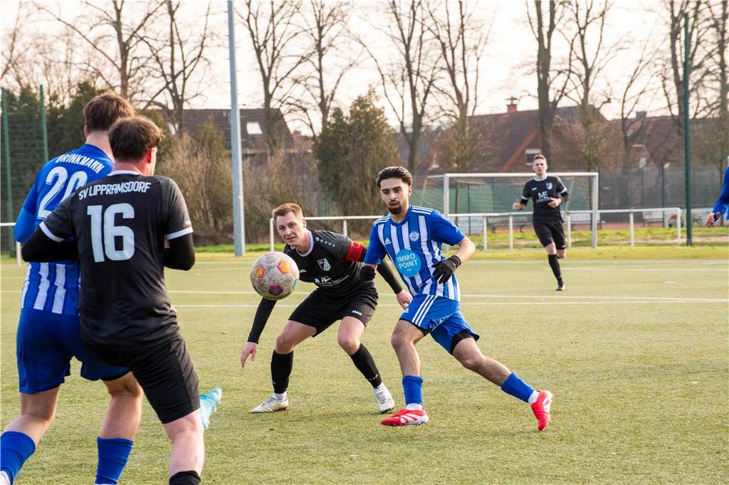 Nach dem 4:0 im Hinspiel gewann der SV Lippramsdorf auch das zweite Derby gegen den ETuS Haltern - diesmal mit 3:0 auf der Anlage an der Conzeallee.