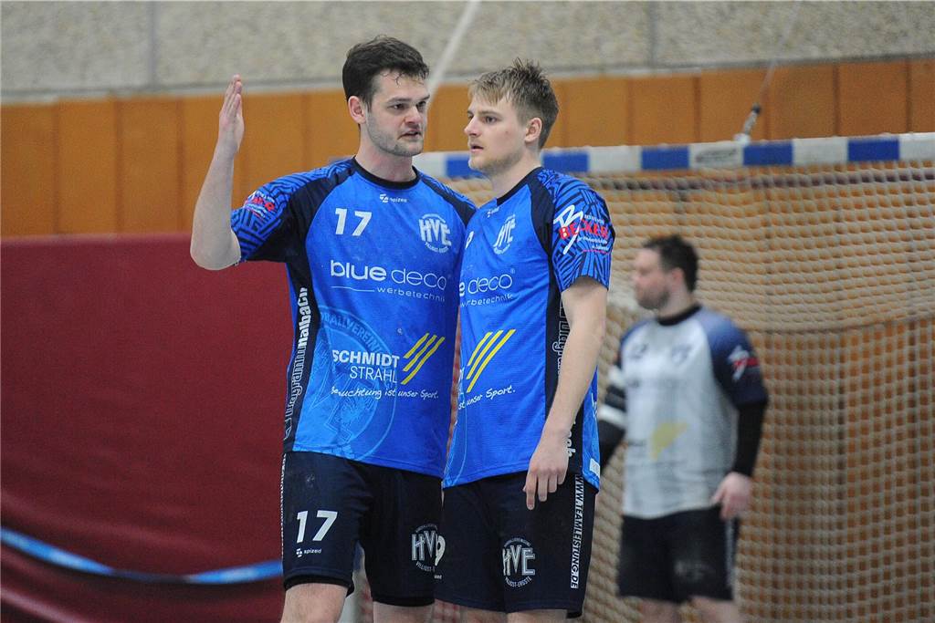 Nach dem Abstieg aus der Oberliga spielen Jannis Mimberg (li.) und Marc Licha in der nächsten Saison wieder um Verbandsliga-Punkte.