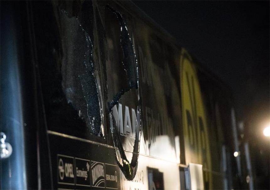 Dortmund steht nach Bus-Attacke unter Schock Nach dem Anschlag auf den Mannschaftsbus steht der BVB unter Schock.