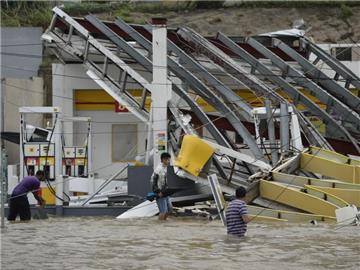 Nach dem Durchzug in Puerto Rico könnte "Maria" an der Dominikanischen Republik vorbei Richtung Bahamas ziehen. Foto: Carlos Giusti