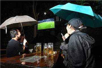 Nach dem EM-Aus der Jogi-Elf rechnen Dortmunds Wirte mit weniger Gästen. Das Wetter wird beim Halbfinale am Dienstag (6.7.) vermutlich auch nicht mitspielen. (Agentur)
