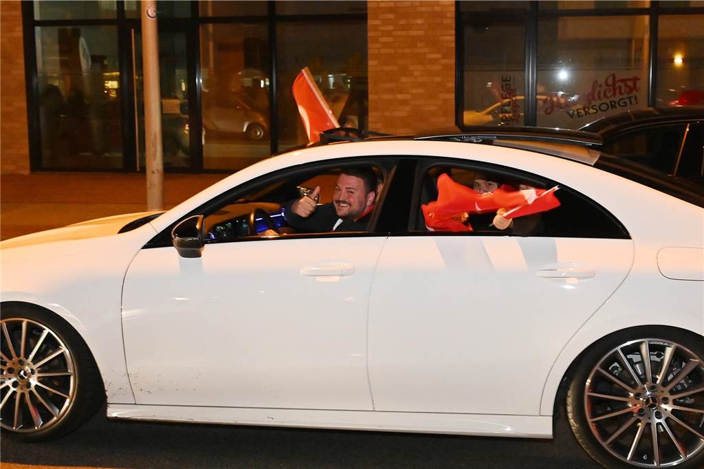Nach dem EM-Sieg gegen Österreich gab es für türkische Fußball-Fans in Dorsten kein Halten mehr.
